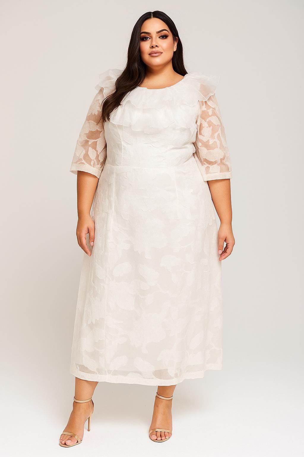 ÌRẸWÀ OYINBO Floral Jacquard Bridal & Ceremony Gown – Pure White (2X–3X) Plus Size Edition